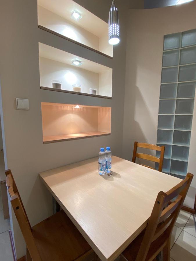Klimatyczny Apartament Przy Rynku فروتسواف المظهر الخارجي الصورة
