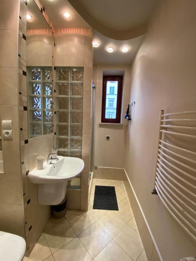 Klimatyczny Apartament Przy Rynku فروتسواف المظهر الخارجي الصورة