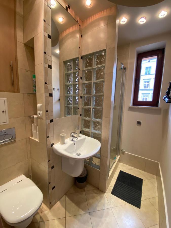 Klimatyczny Apartament Przy Rynku فروتسواف المظهر الخارجي الصورة