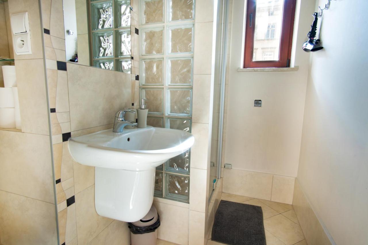 Klimatyczny Apartament Przy Rynku فروتسواف المظهر الخارجي الصورة